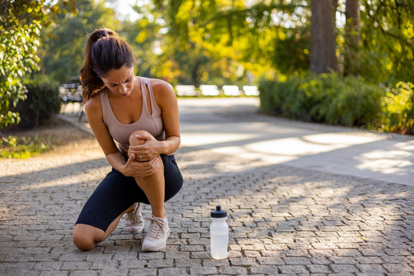 Knee Pain in Delray Beach: Causes, Treatments & When to See a Specialist